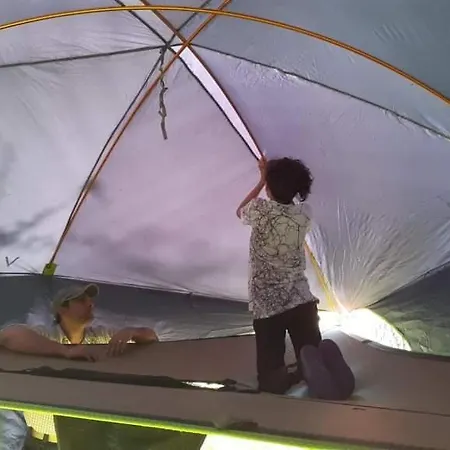 Sydabacka Tentsile-puumajoitus Luxury tent Kirkkonummi